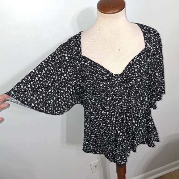 SHEIN - Black & White Floral Blouse- W Sz 2 XL - 16 - Picture 4 of 9